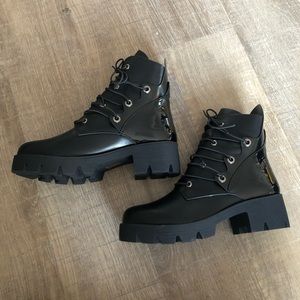 Missguided Black Chunky Laced Boots
